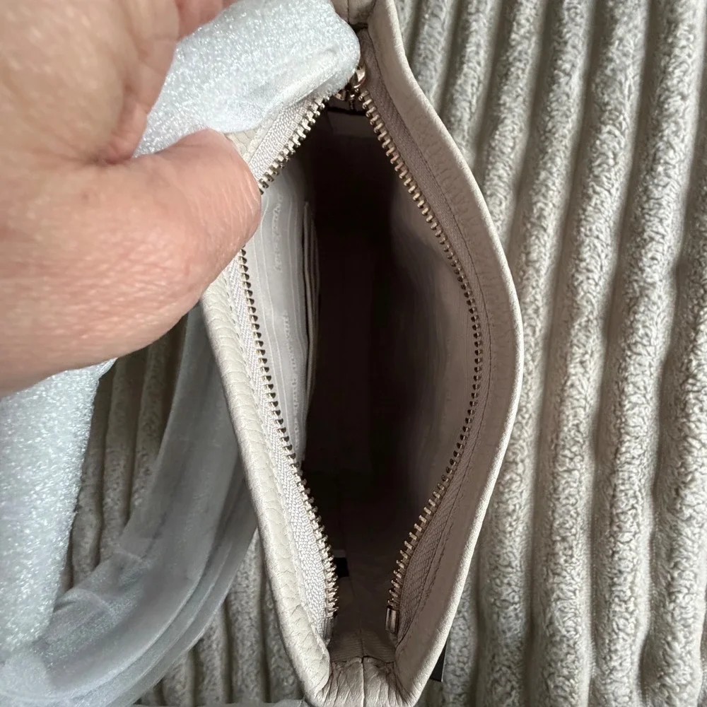Kate Spade New York Ava Small Swingpack‎ Beige Pebbled Leather
